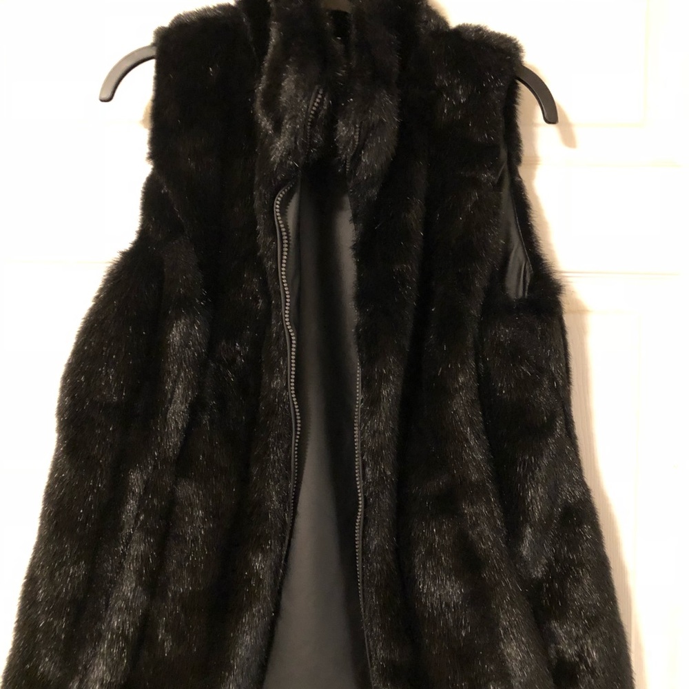 Faux Fur Vest!!!size L